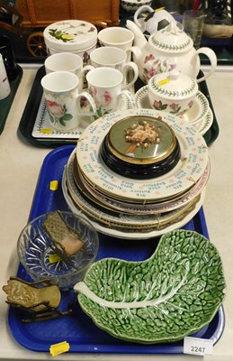 Lot 2247 - Ceramics, in the form of part tea service by...