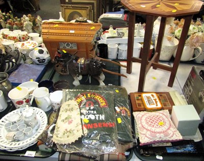 Lot 2253 - Assorted textiles, including Guinness and John...