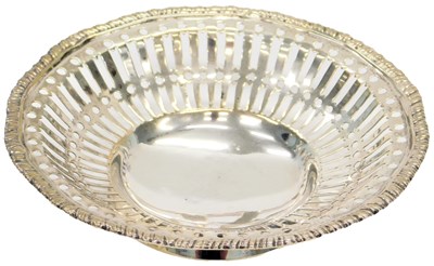 Lot 25 - An Edwardian silver bonbon dish, with pierced...