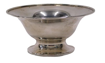 Lot 50 - An Edwardian silver bowl, with gadrooned...