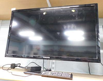 Lot 2003 - A Samsung 28" television, model number T28C570,...