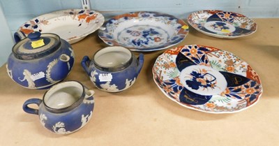 Lot 2007 - A pair of late 19th/early 20thC Japanese Imari...