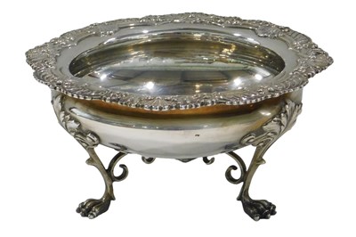 Lot 402 - An Edwardian silver shallow bowl or sugar bowl,...