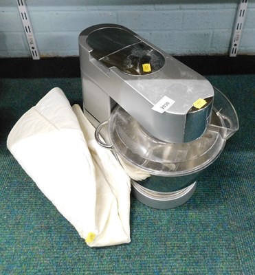 Lot 2030 - A Kenwood Chef mixer, 1000 watt.