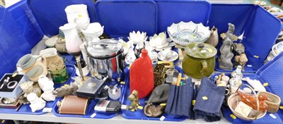Lot 2064 - Decorative household effects, to include...