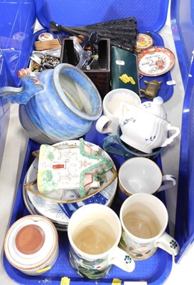 Lot 2098 - Decorative household effects, to include a...