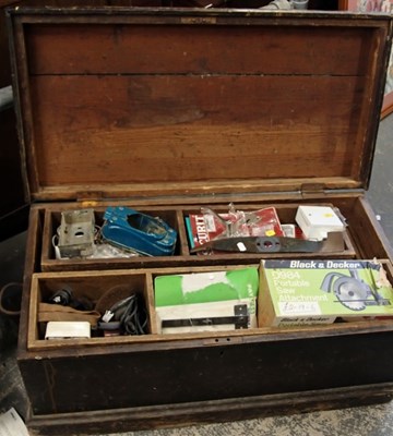 Lot 1582 - A pine chest/carpenters box, 44cm high, 87cm...