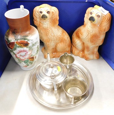 Lot 2141 - A pair of Staffordshire style Spaniels,...