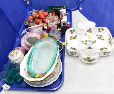 Lot 2147 - A Hammersley porcelain strawberry basket, with...