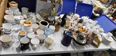 Lot 2190 - General household effects, to include part tea...