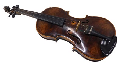 Lot 672 - An early 20thC Violin, two piece back, length...