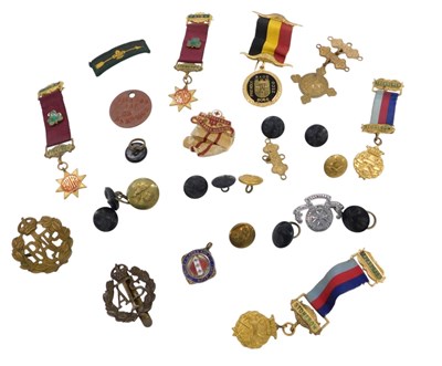 Lot 858 - An RAF cap badge, ATS cap badge, RAF buttons,...