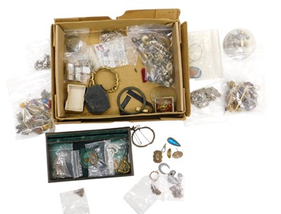 Lot 450 - Victorian and later silver and costume...