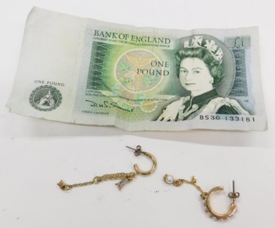 Lot 2273 - An Elizabeth II Bank of England one pound note,...