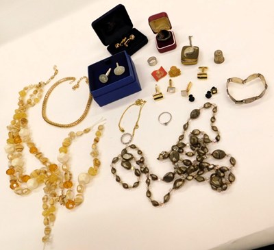 Lot 2276 - Costume jewellery, to include beaded necklaces,...