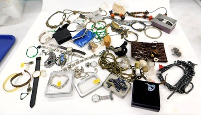 Lot 2292 - Costume jewellery, to include bangles, beaded...