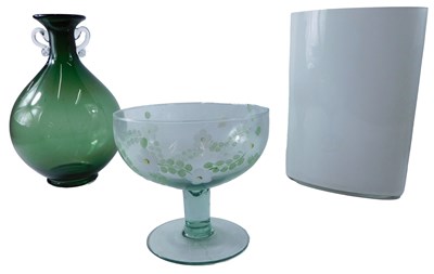 Lot 948 - A 20thC glass pedestal bowl, decorated with...
