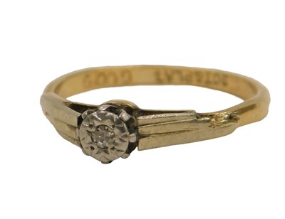 Lot 410 - A diamond solitaire ring, claw set, in white...