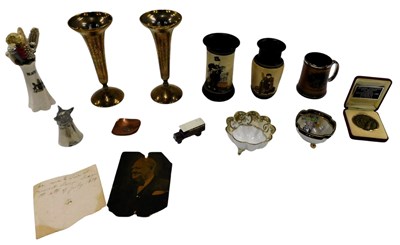 Lot 913 - Miscellaneous items, to include a pair of...