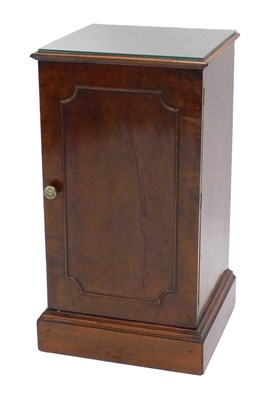Lot 1093 - A 19thC mahogany and boxwood strung pot or...