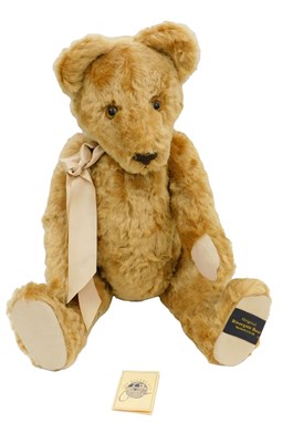 Lot 1052 - A Rivergate collection blond jointed...
