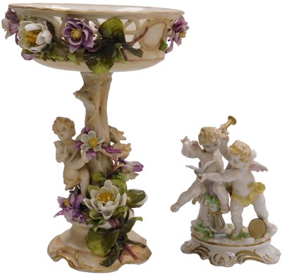 Lot 37 - A late 19thC Sitzendorf porcelain comport, the...