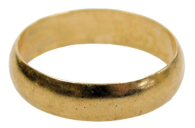 Lot 215 - A 9ct gold wedding band, size I½, 1.5g.