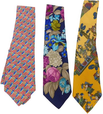 Lot 275 - A Nazareno Gabrelli pink silk tie, decorated...