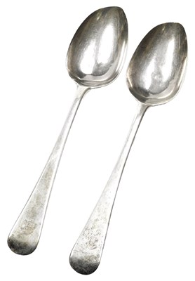 Lot 121 - A pair of George III silver Old English...