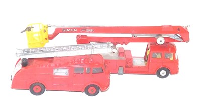 Lot 147 - A diecast Simon Snorkel fire engine, number...
