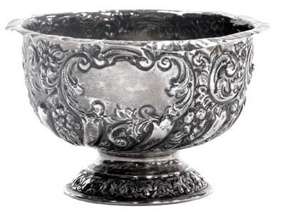 Lot 307 - An Edward VII silver footed bowl, of semi...