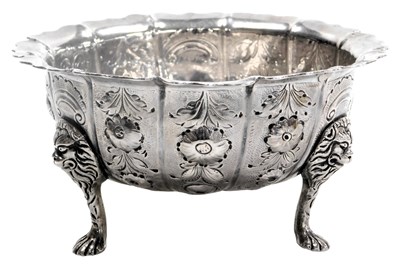 Lot 314 - A 19thC continental bowl, of circular fluted...