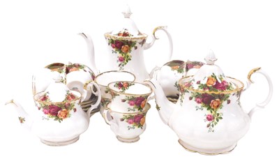 Lot 195 - A Royal Albert porcelain Old Country Roses...