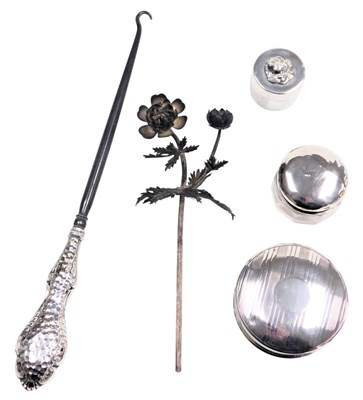 Lot 506 - An Edward VII silver dressing table pot, with...
