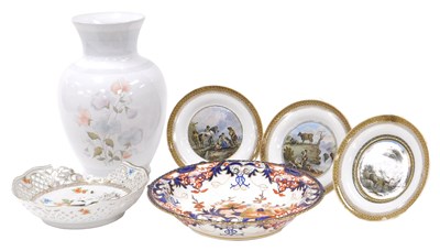 Lot 156 - A Denby pottery Dauphine pattern vase, printed...