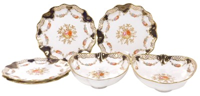 Lot 337 - An early 20thC Wedgwood porcelain part dessert...