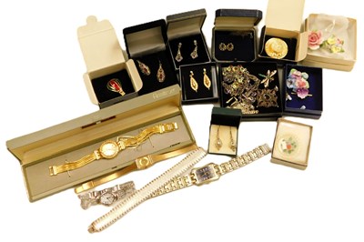 Lot 423 - Silver and costume jewellery, including lady's...