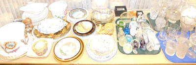 Lot 2172 - Glassware, to include paperweights, a Doulton...