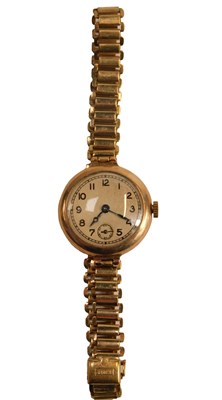 Lot 74 - An early 20thC 9ct gold cased lady's...