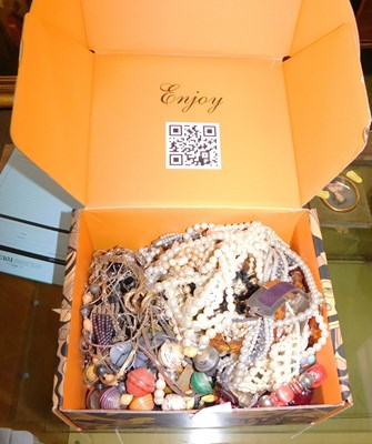 Lot 2220 - Costume jewellery, to include beaded necklaces,...