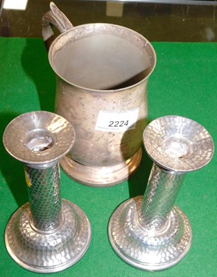 Lot 2224 - A silver plated tankard, together with a pair...