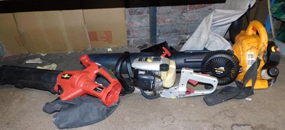 Lot 1043 - A Spear and Jackson petrol hedge trimmer,...