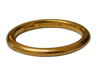 Lot 203 - A 22ct gold wedding band, size M, 3.3g.