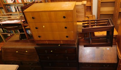 Lot 1074 - An early 20thC mahogany chest of five drawers,...