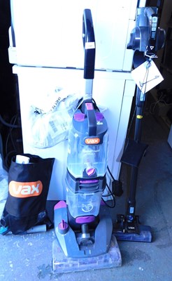 Lot 1107 - A VAX Rapid Power Advance upright carpet...
