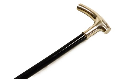 Lot 607 - A late 19thC ebony walking stick, with a white...