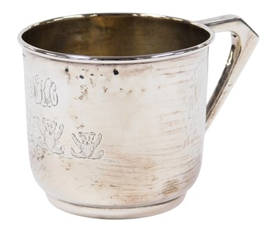 Lot 609 - A George V silver Christening...