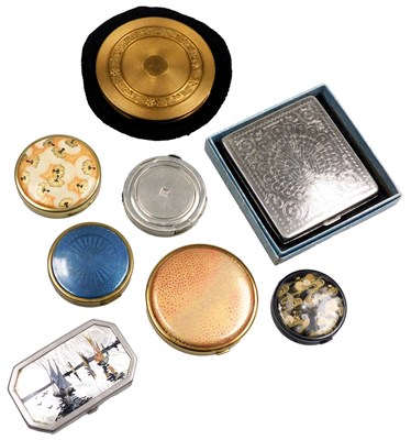 Lot 689 - Eight Stratton and other compacts.