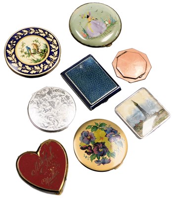 Lot 693 - Eight Stratton and other compacts.