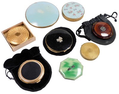 Lot 695 - Eight Stratton and other compacts.